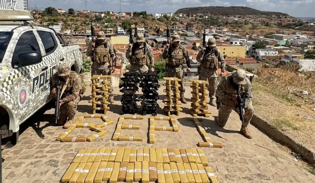 Pm apreende maconha em picos: Polícia Militar apreende 150 kg maconha Picos