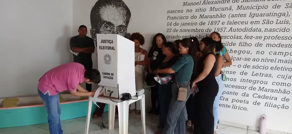 Treinamento de mesários em são francisco do maranhão: Mesários aprendem manuseio urna eletrônica treinamento eleitoral