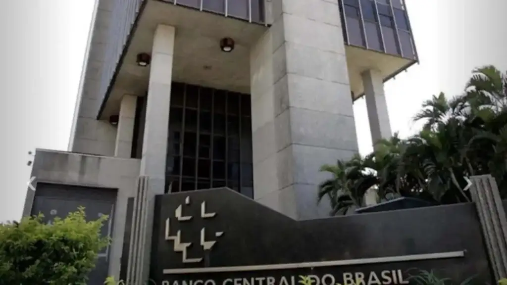 84 milhões negativados no brasil: Banco Central do Brasil e recorde de endividamento nacional