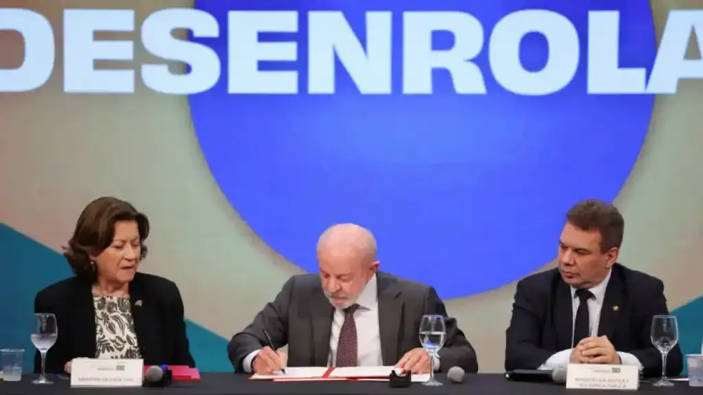 Presidente assina lançamento do programa Desenrola 3.0