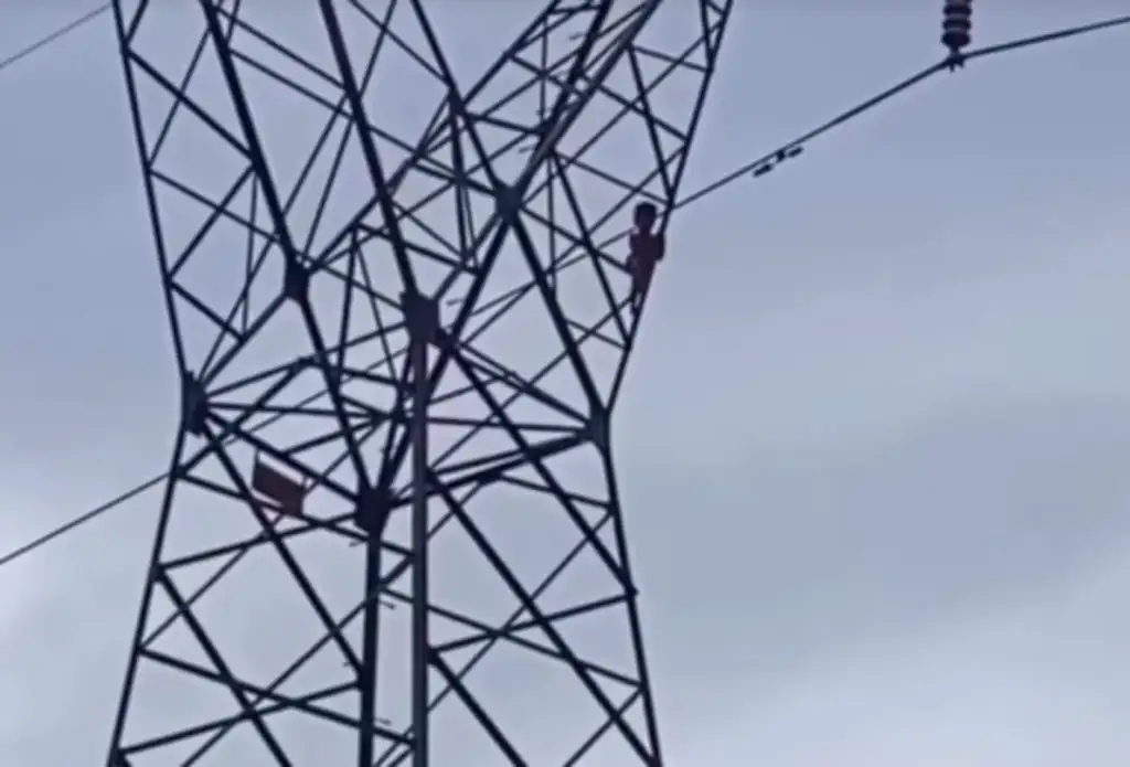 Menino sobe em torre de energia em ariquemes: Menino resgatado de torre de energia em Ariquemes