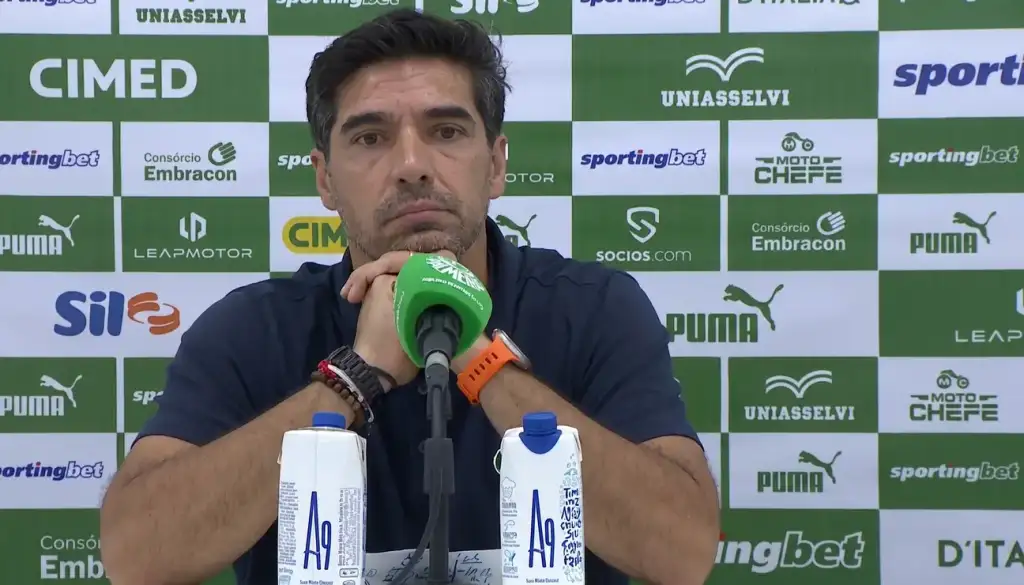 Flamengo lidera o brasileiro: Técnico em coletiva após Palmeiras perder liderança Brasileiro