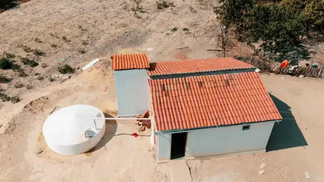 23 cisternas de 16 mil litros chegam a famílias do semiárido em Simões-PI e Araripina-PE