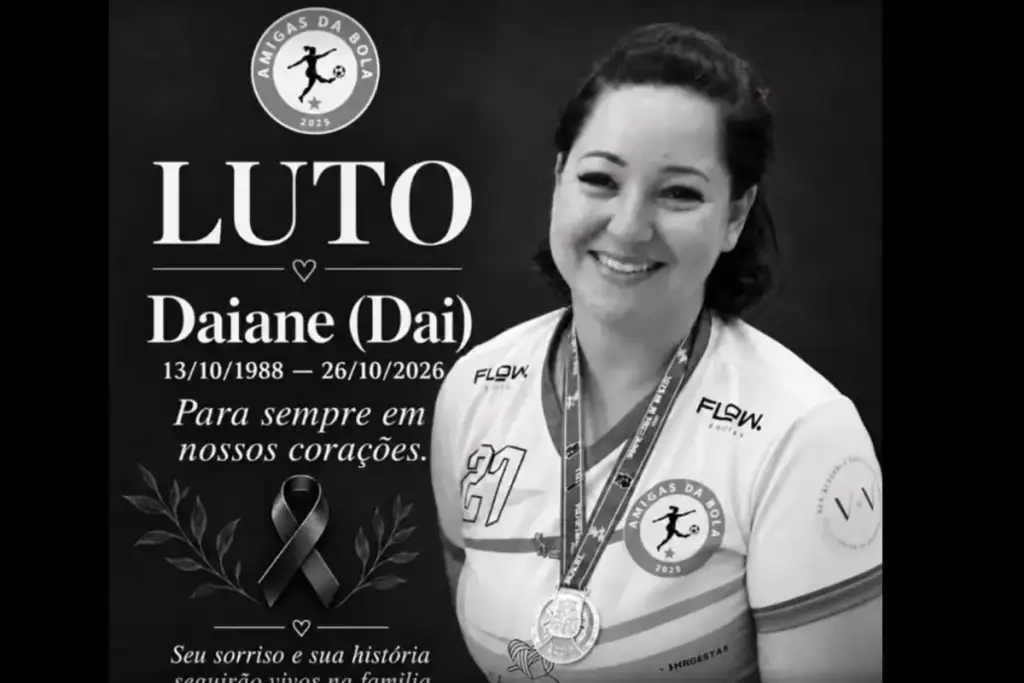 Homenagem de luto a Daiane (Dai), 13/10/1988–26/10/2026, com foto sorridente usando medalha e uniforme do time Amigas da Bola