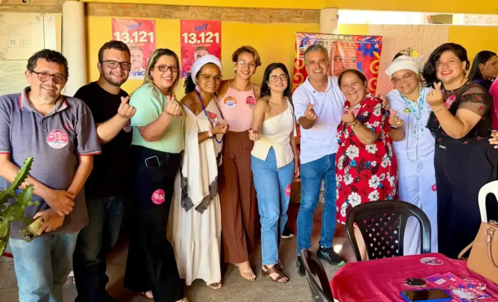Dr. vinicius encerra campanha em parnaíba: Apoiadores de Dr. Vinicius em encontro Parnaíba