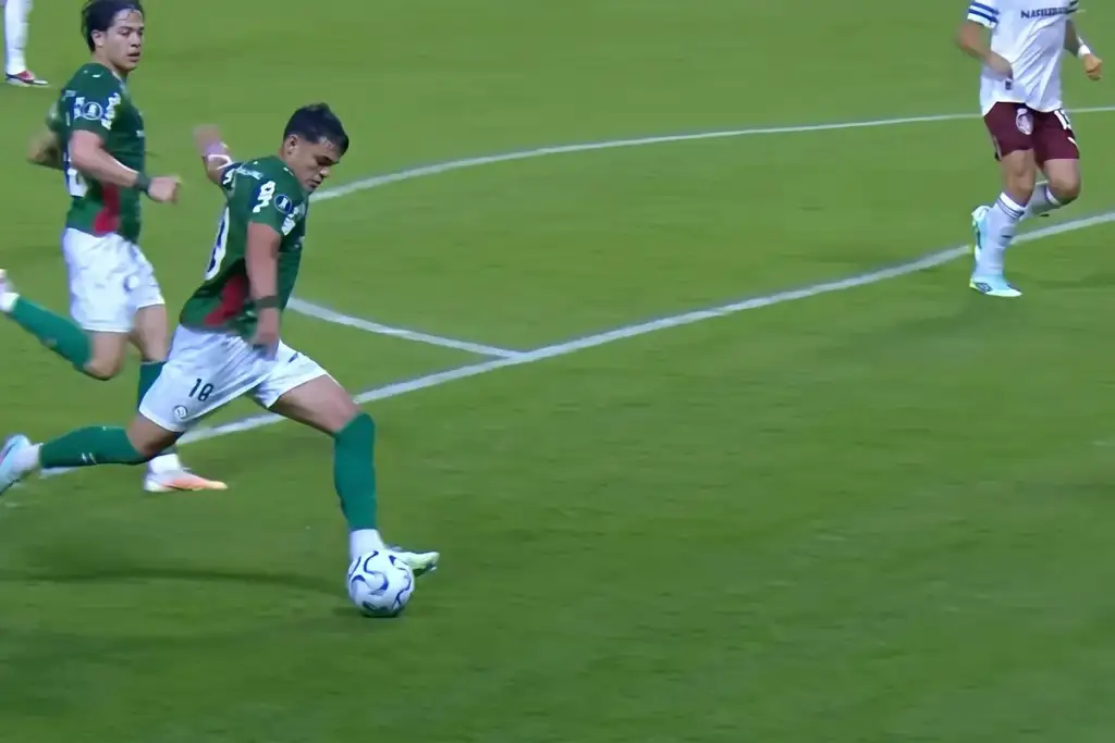 Palmeiras na final da libertadores 2026: Jogador do Palmeiras em ação contra Fluminense