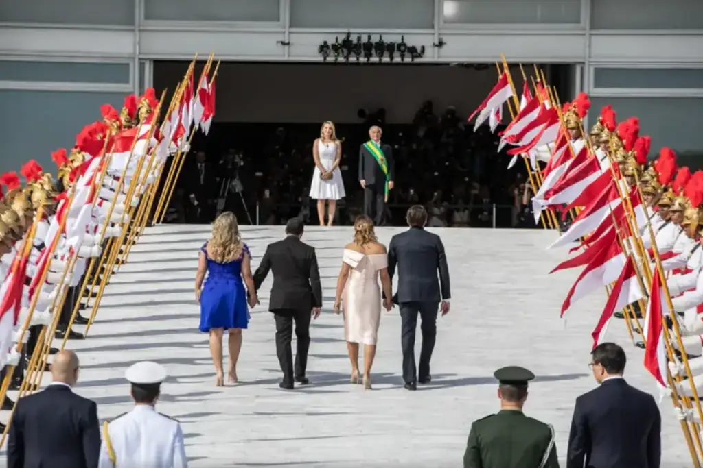 Posse presidente e governadores 2027: Cerimônia de posse presidencial na rampa do Planalto