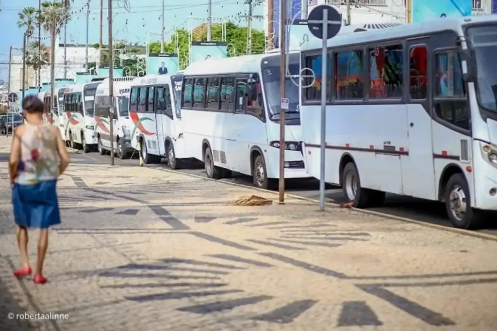 Transporte gratuito eleições piauí 2026: Ônibus para transporte gratuito de eleitores no Piauí