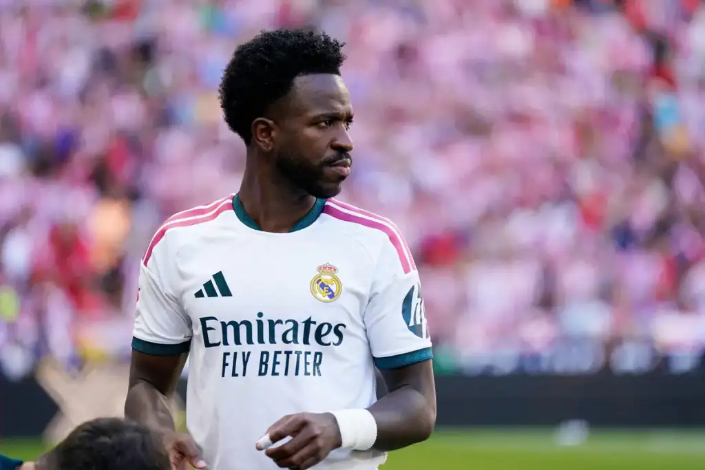 Vini jr. expulso real madrid: Vini Jr. em campo antes de expulsão no Real Madrid